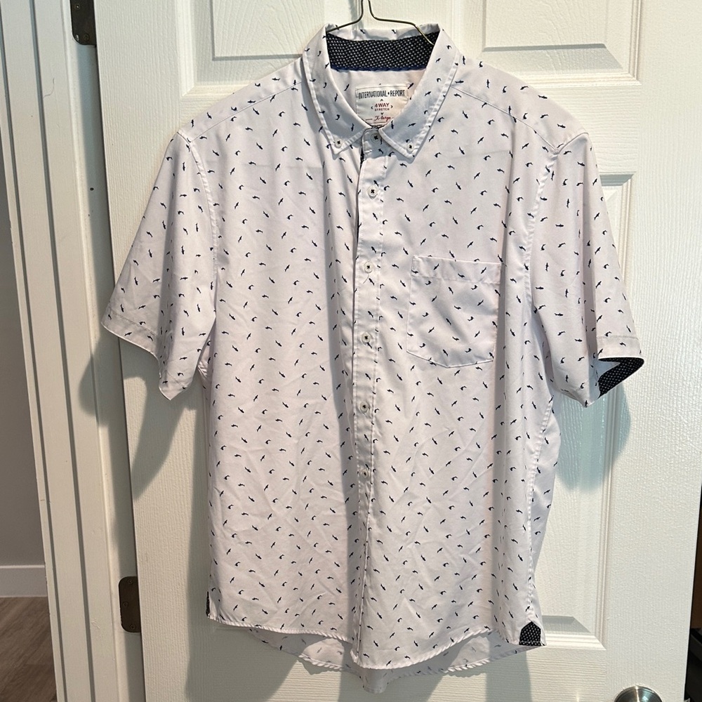 Men's XL White Patterned w Blue Sharks Short Sleeve Button-Down Shirt
